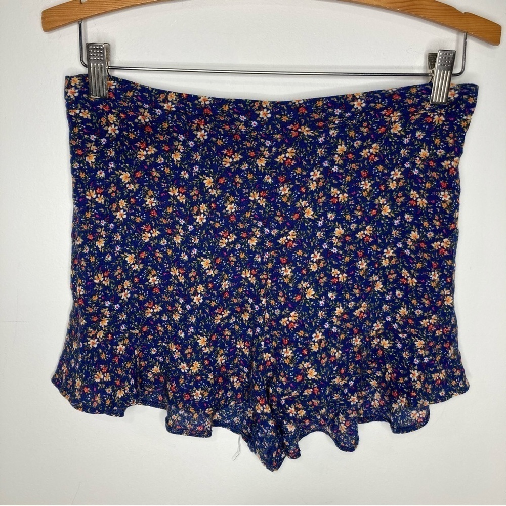 American Eagle Outfitters floral shorts size medium‎